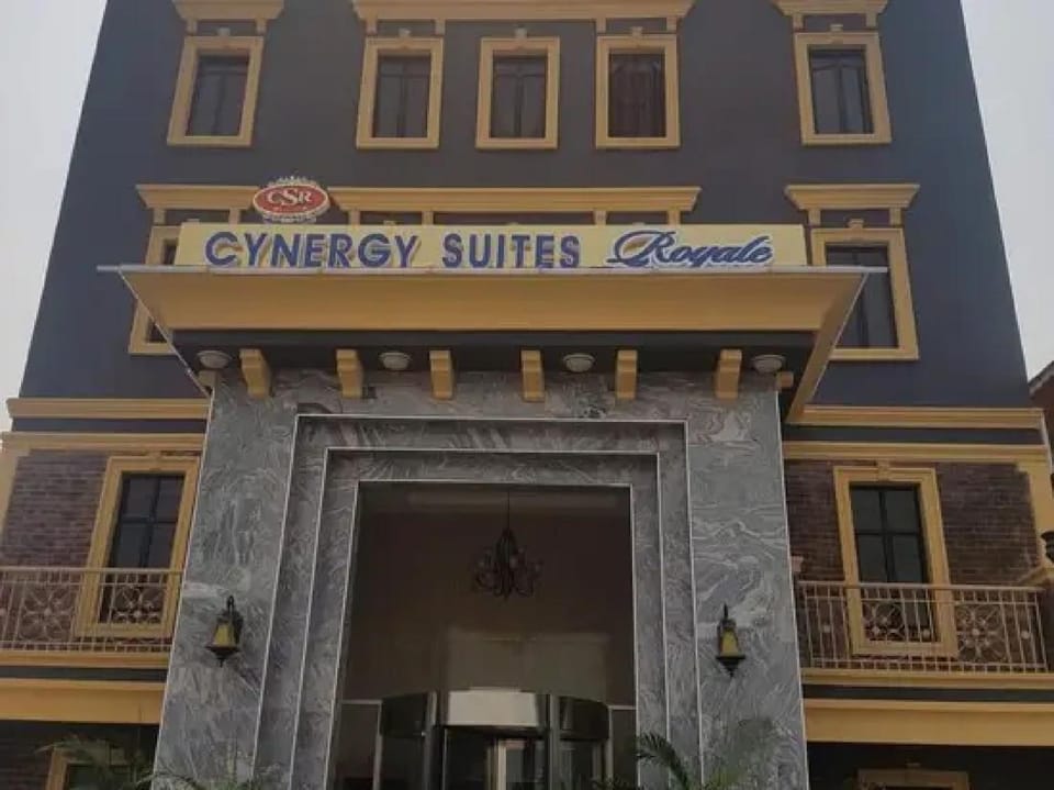 Cynergy Suites Royale - Guest Room Bed and Breakfast in Lagos