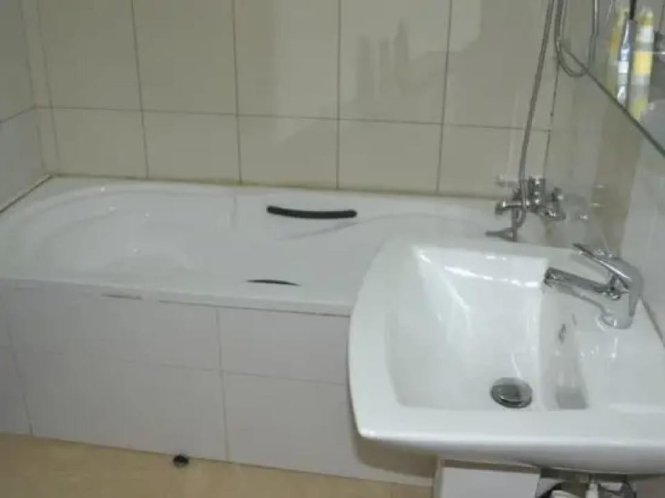Cynergy Suites Royale - Guest Room Bed and Breakfast in Lagos