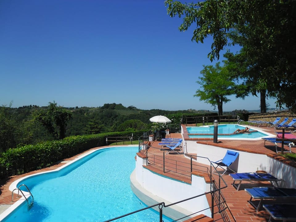 Solarium, Swimming pool, Swimming pool