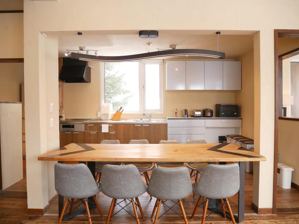 Kitchen or kitchenette, Dining area, kitchen