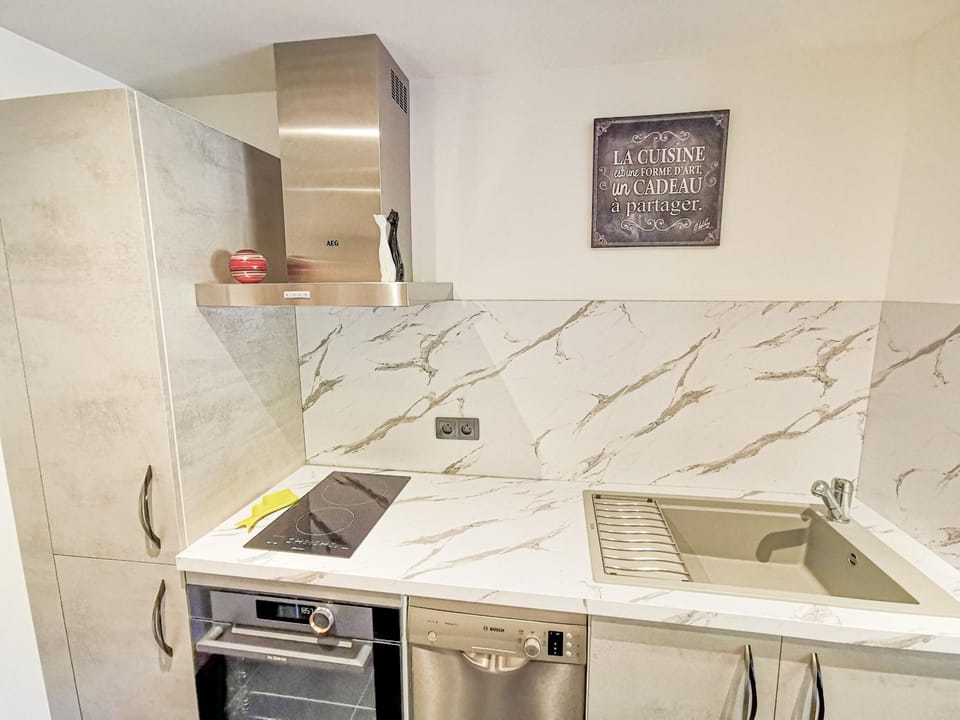 Kitchen or kitchenette