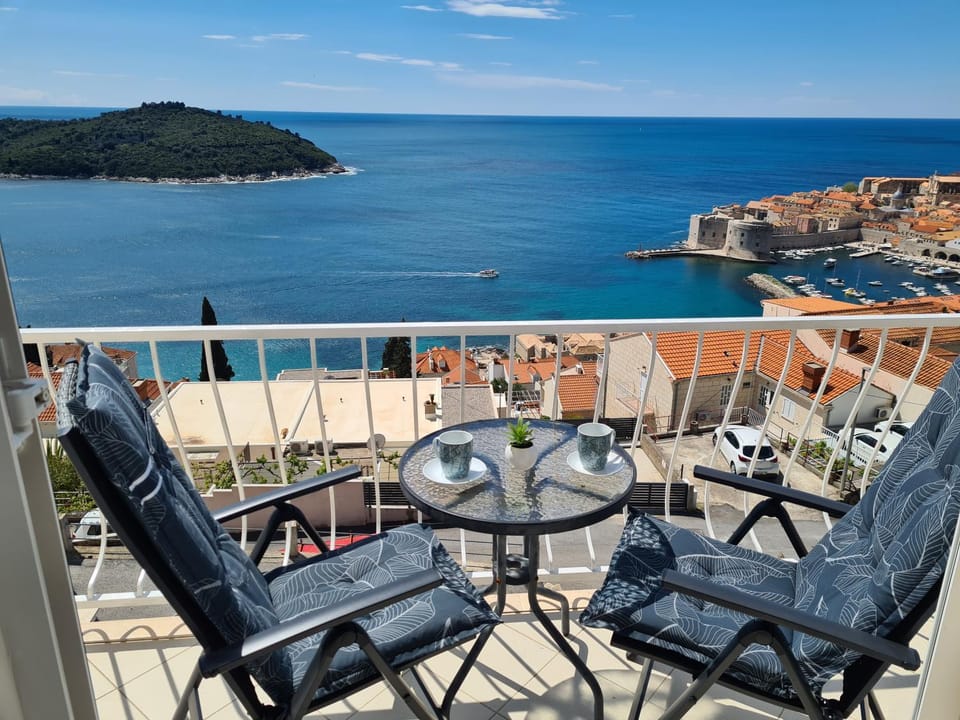 Day, Natural landscape, View (from property/room), Balcony/Terrace, Living room, Sea view