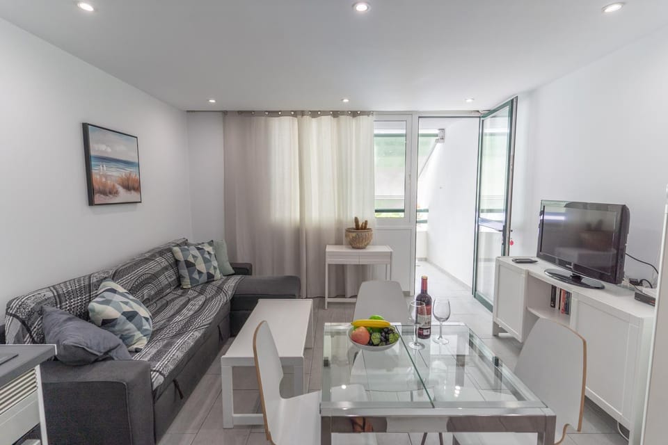 TV and multimedia, Living room, Dining area
