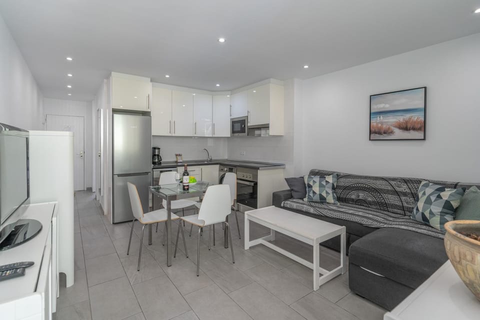 Kitchen or kitchenette, Living room, Dining area, dishwasher, minibar, pet friendly, stove