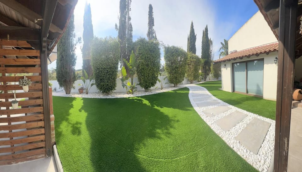 Leo's Paradise Villa in Protaras