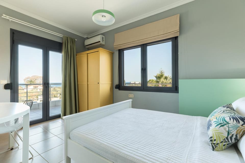 View (from property/room), Photo of the whole room, Bedroom, Sea view