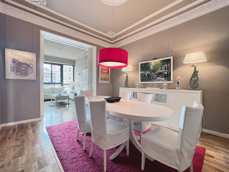 Living room, Dining area