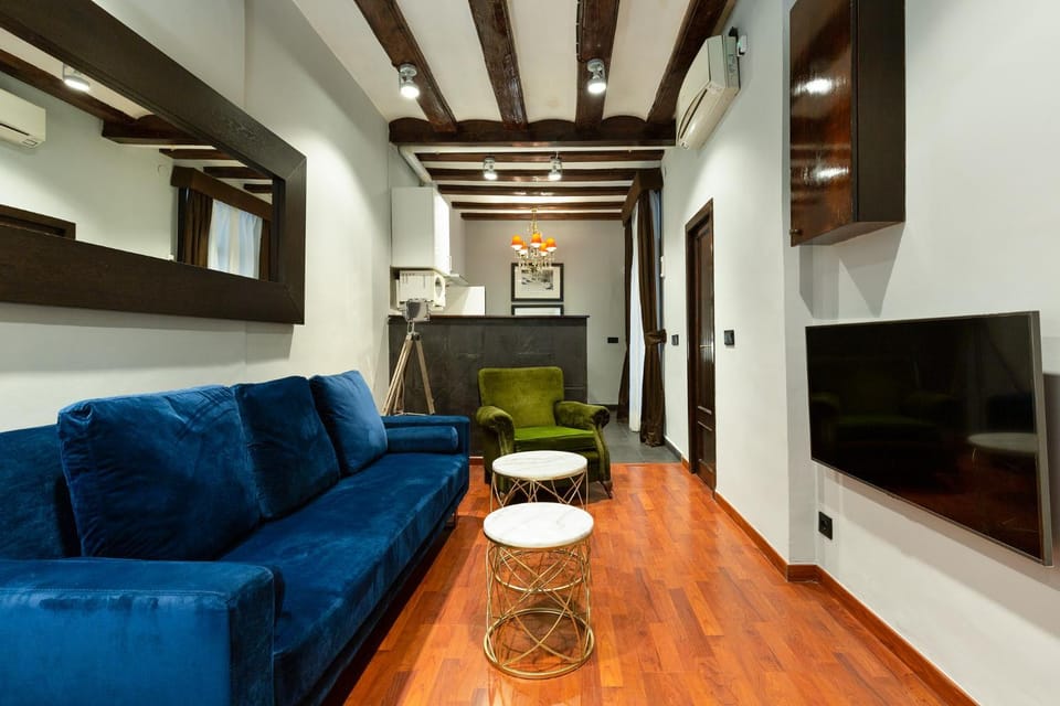 TV and multimedia, Living room, Seating area