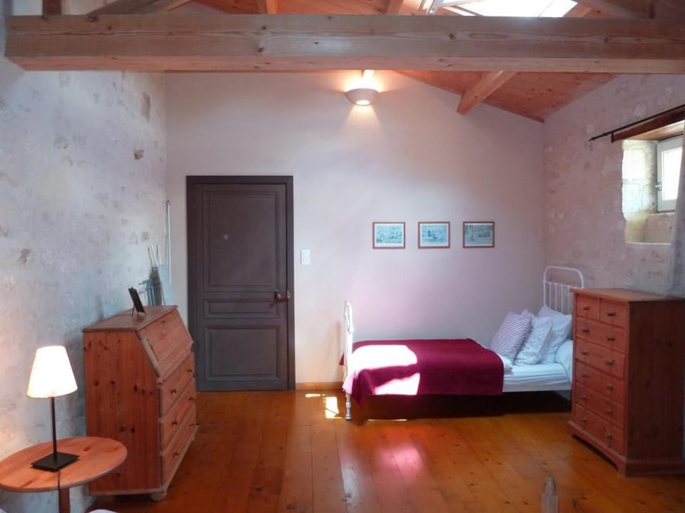Gîte authentique avec piscine, proche nature et activités, rénové et confortable, jusqu'à 6 pers. - FR-1-426-96 House in Pays de la Loire