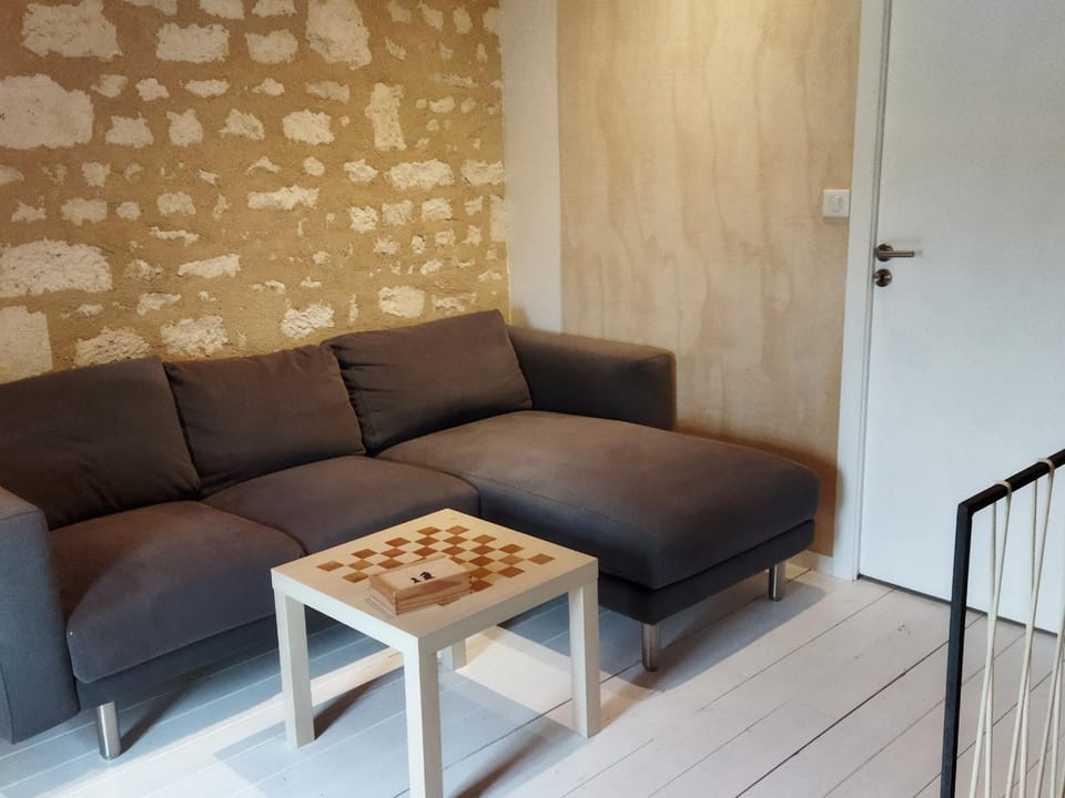 Grande maison rénovée, piscine, 4 chambres, vaste terrain, près piste cyclable et pêche, Wi-Fi inclus - FR-1-426-408 House in Pays de la Loire