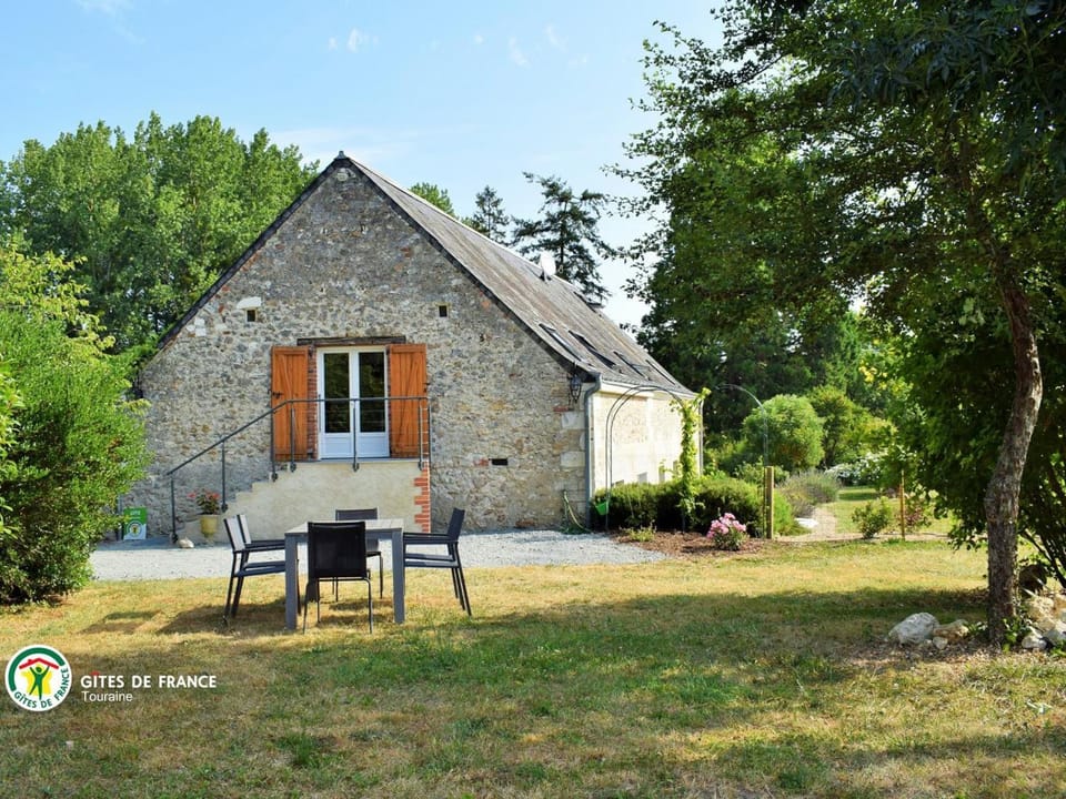 Gîte élégant en Touraine avec jardin clos et WIFI - FR-1-381-505 House in Centre-Val de Loire