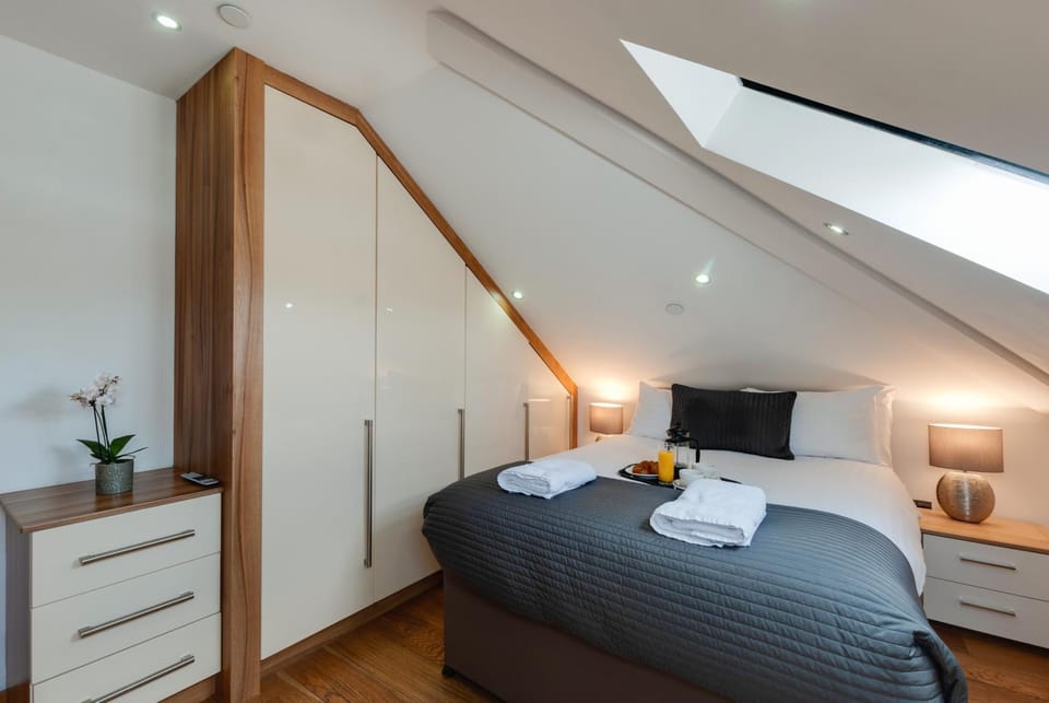 Bed, Photo of the whole room, Bedroom, towels, wardrobe