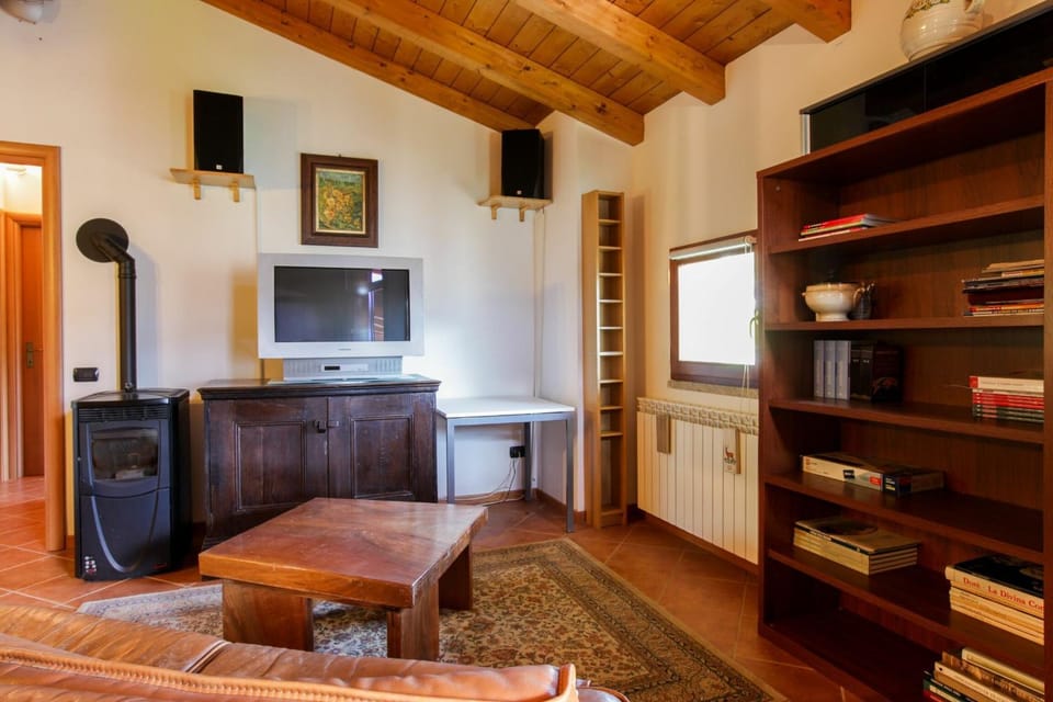 Facade/entrance, Kitchen or kitchenette, Living room, Dining area