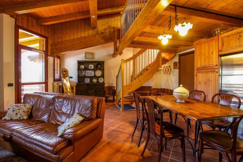 Facade/entrance, Kitchen or kitchenette, Living room, Dining area