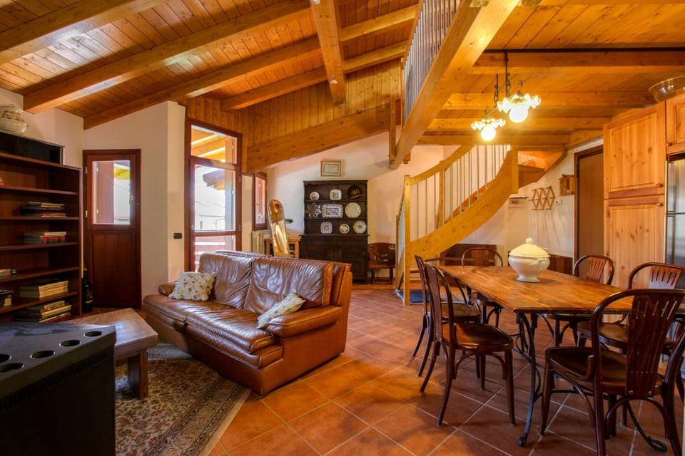 Facade/entrance, Kitchen or kitchenette, Living room, Dining area