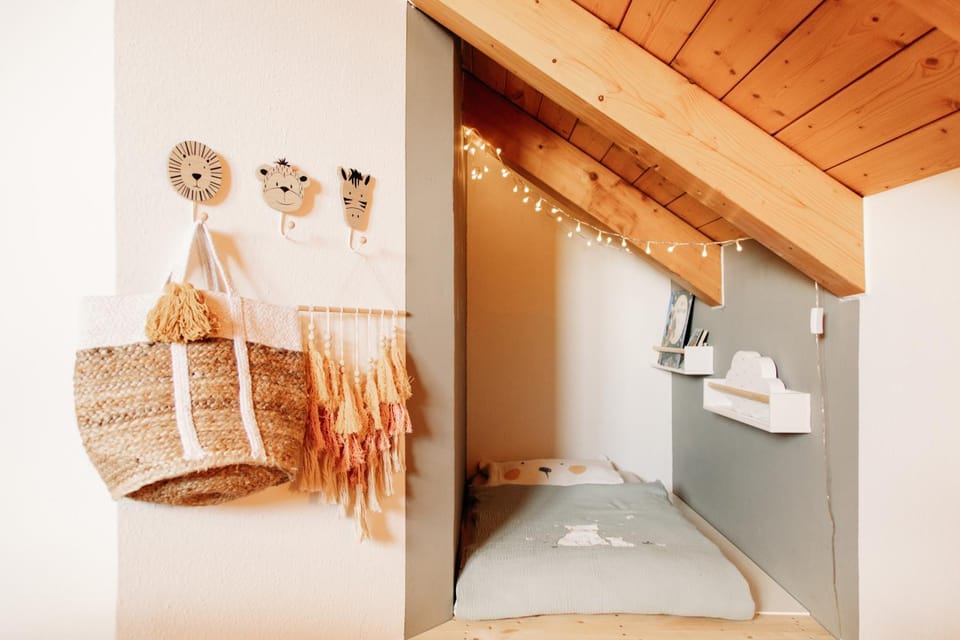 Bed, bunk bed