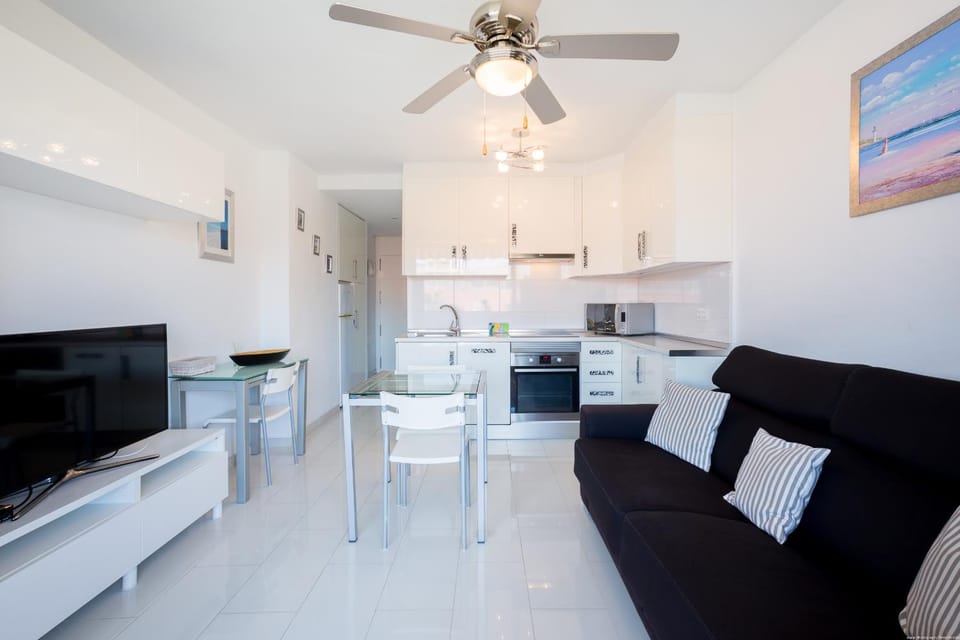 TV and multimedia, Kitchen or kitchenette, Living room, Dining area