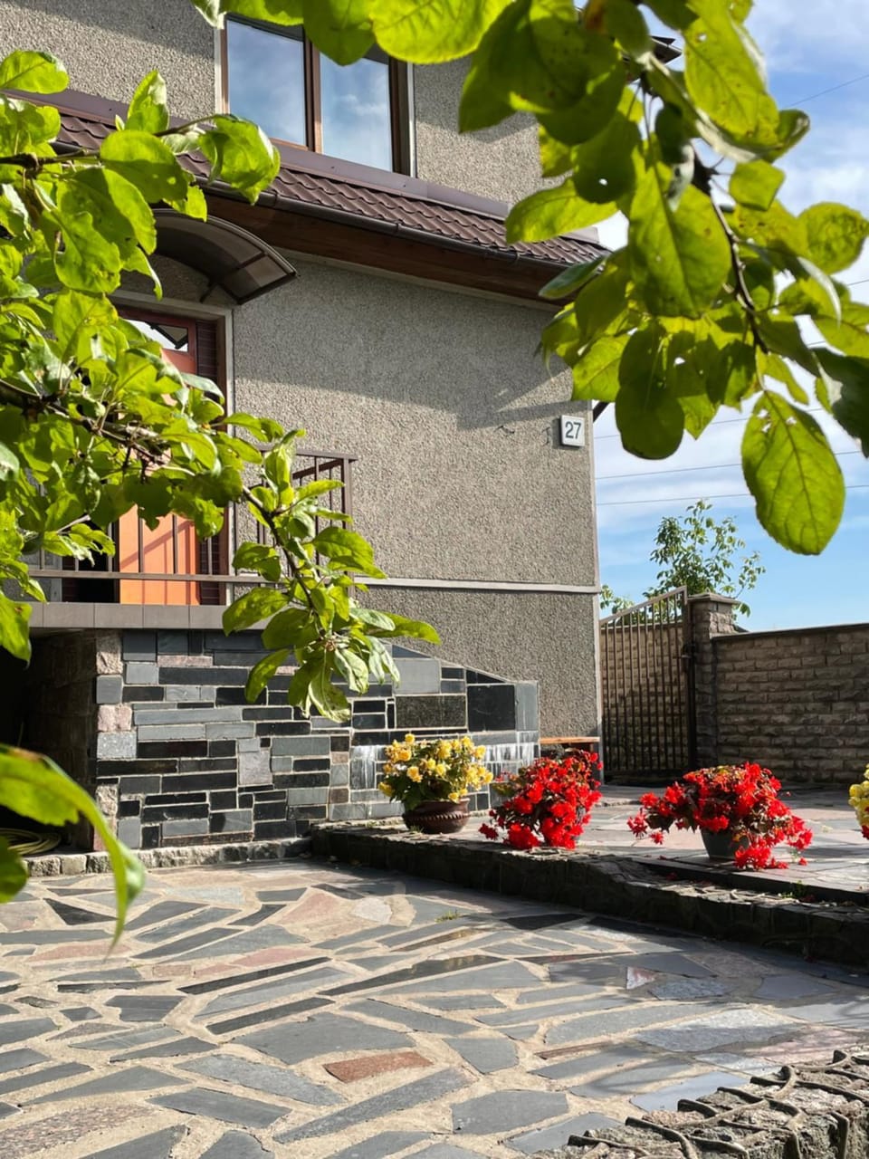 Patio, Facade/entrance