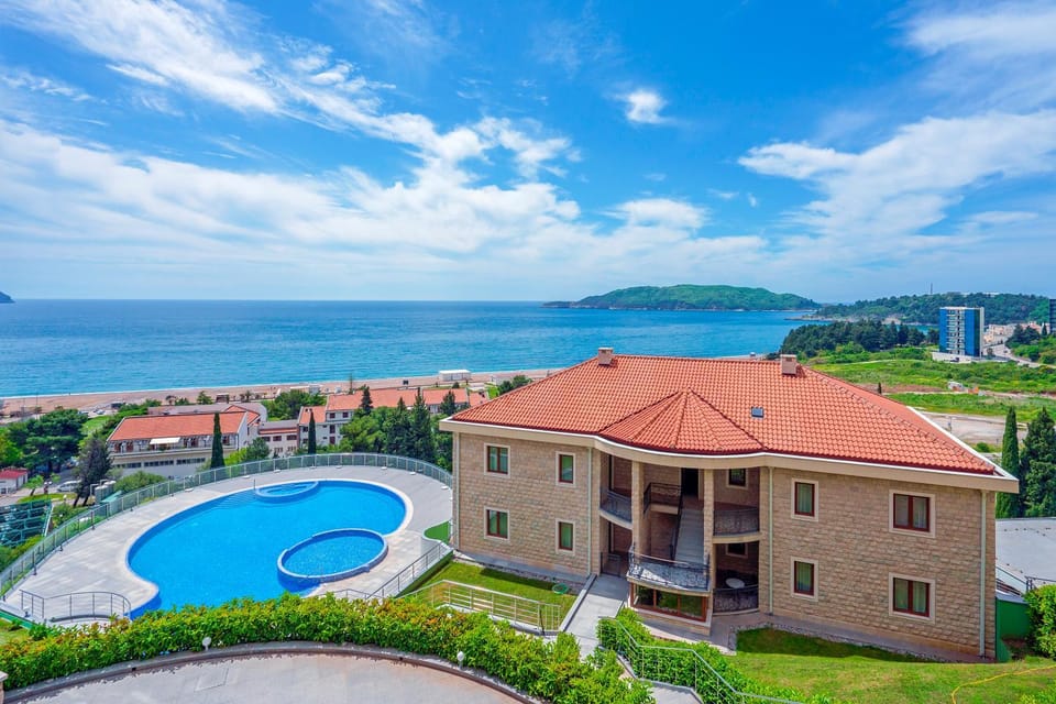 Property building, Swimming pool