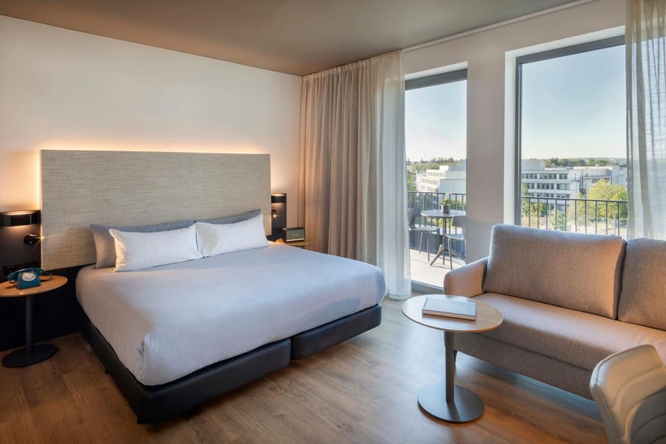 Bed, View (from property/room), Balcony/Terrace, Bedroom