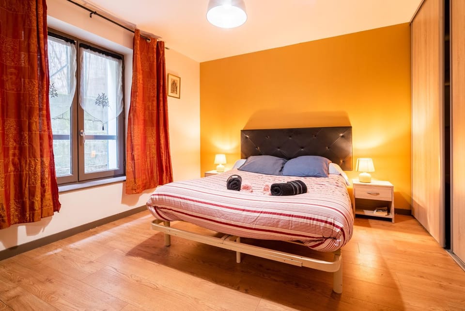 Bed, Photo of the whole room, Bedroom