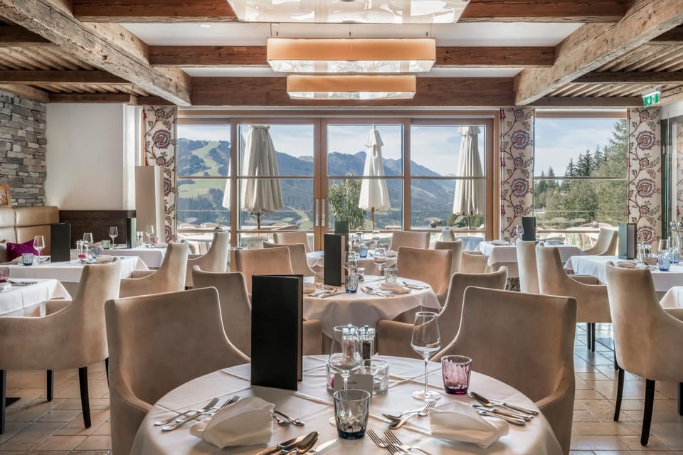 Restaurant/places to eat, Restaurant/places to eat