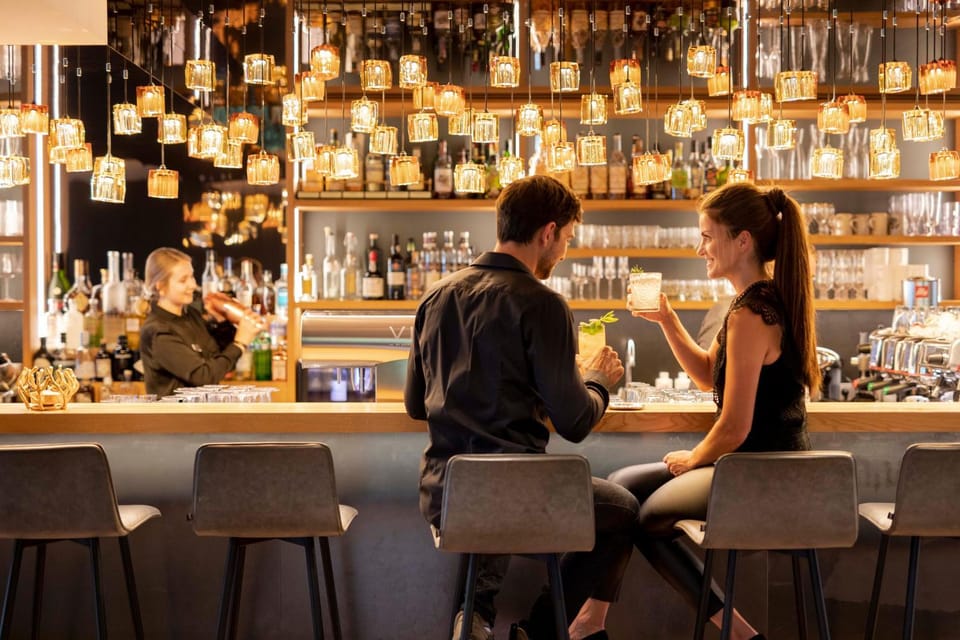 Lounge or bar, Lounge or bar