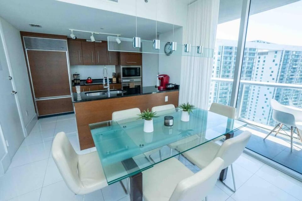 Icon Brickell -LUX 2 Bedroom with City & Bayview Apartment in Brickell