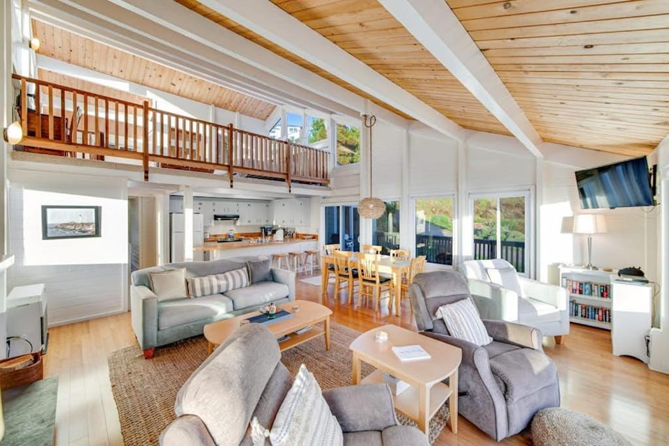 Otter's Rest House in Gualala