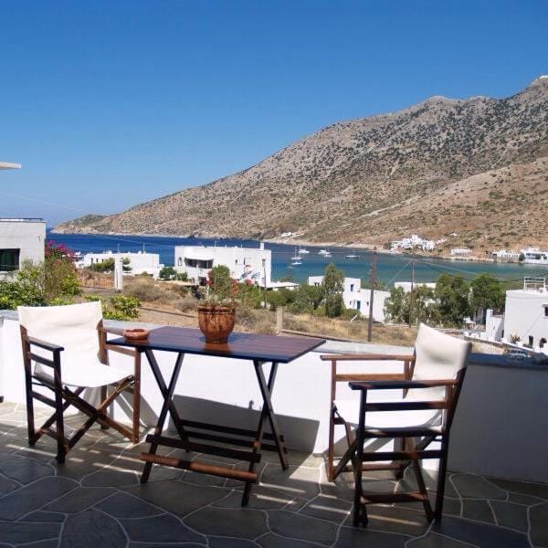 KIRIKOS ROOMS Apartment in Milos