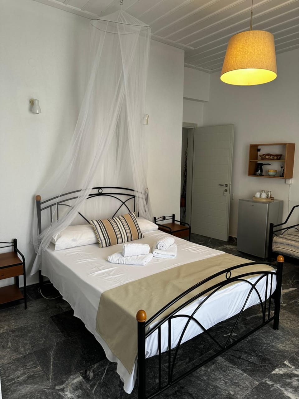 KIRIKOS ROOMS Apartment in Milos
