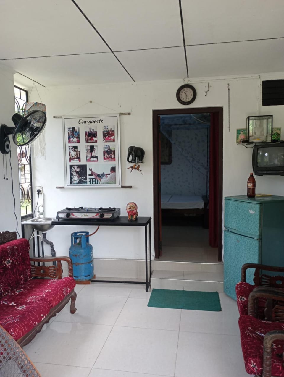 Kitchen or kitchenette, Seating area