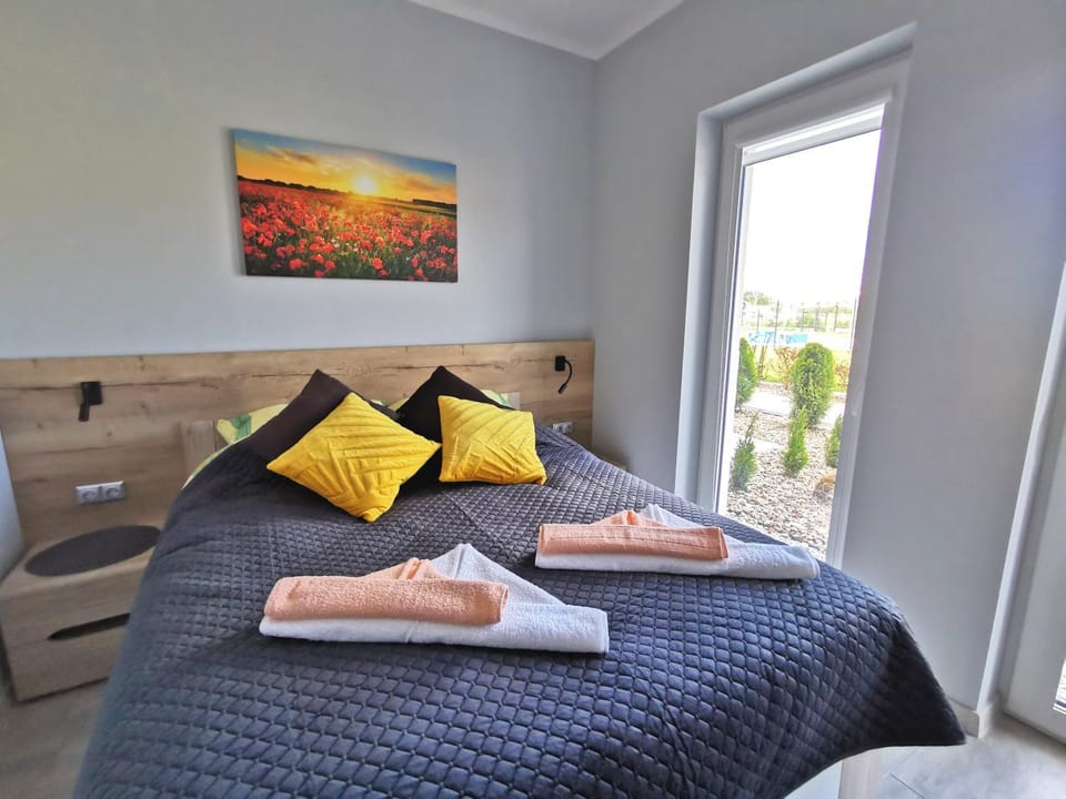 Bed, Photo of the whole room, Bedroom, Family