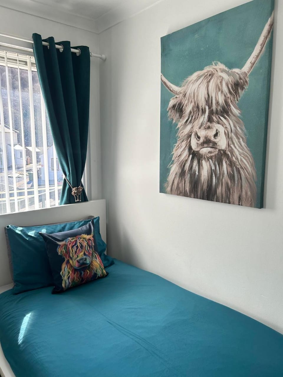 Nevis Rooms - Self check in with free onsite Parking Bed and Breakfast in Fort William