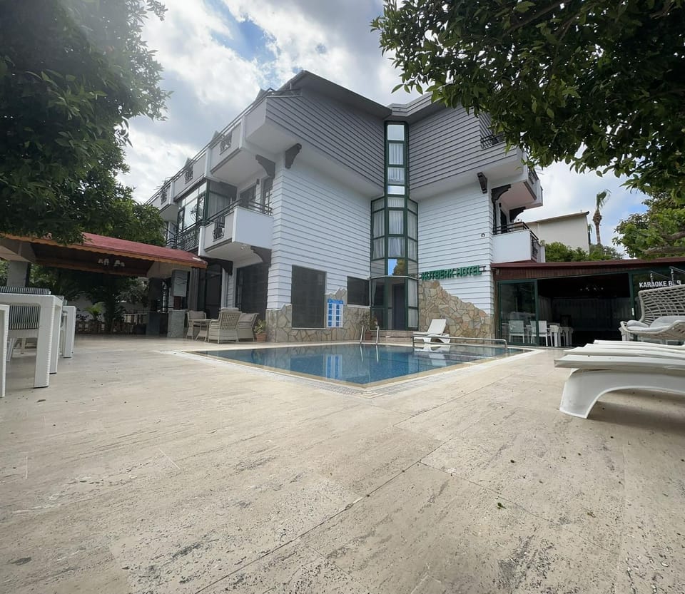 Garden, Swimming pool