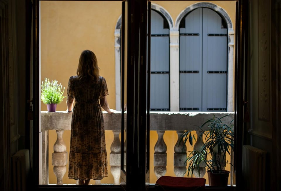 People, Balcony/Terrace