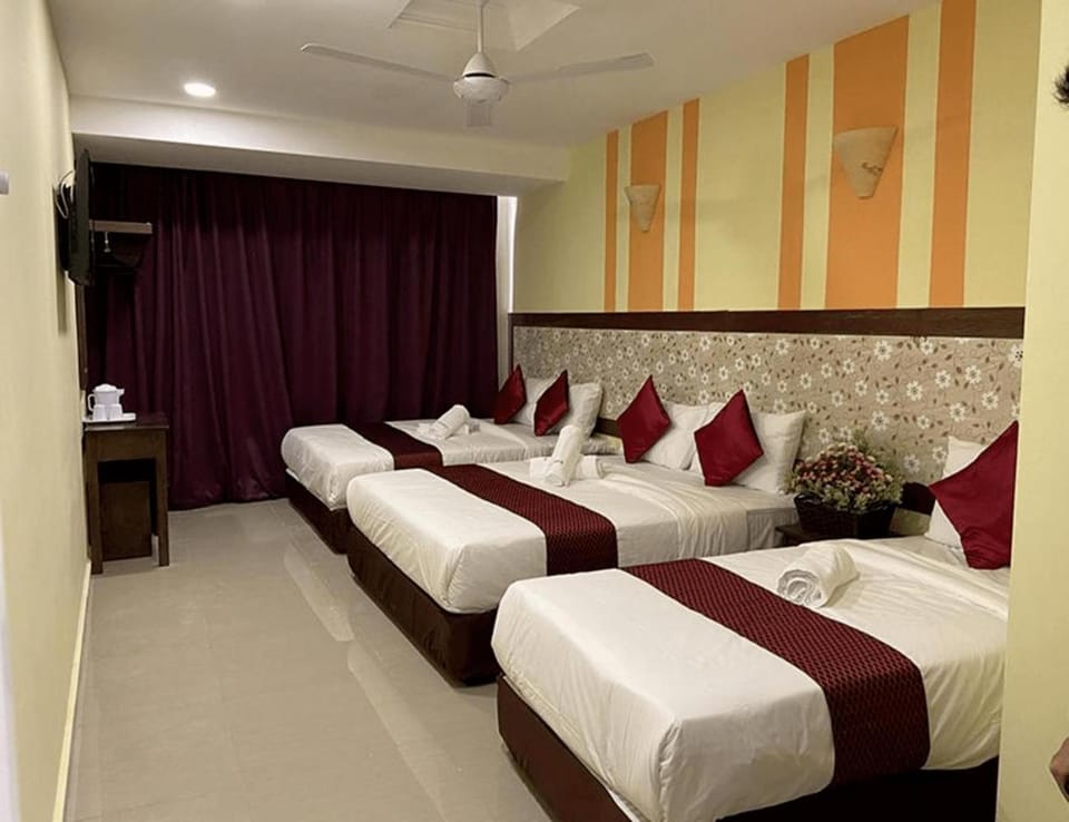 Bed, Bedroom, Family