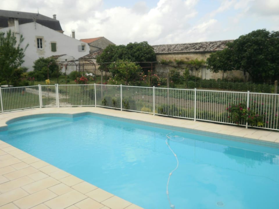 DOMAINE DE BERTHEGILLE Bed and Breakfast in Nouvelle-Aquitaine