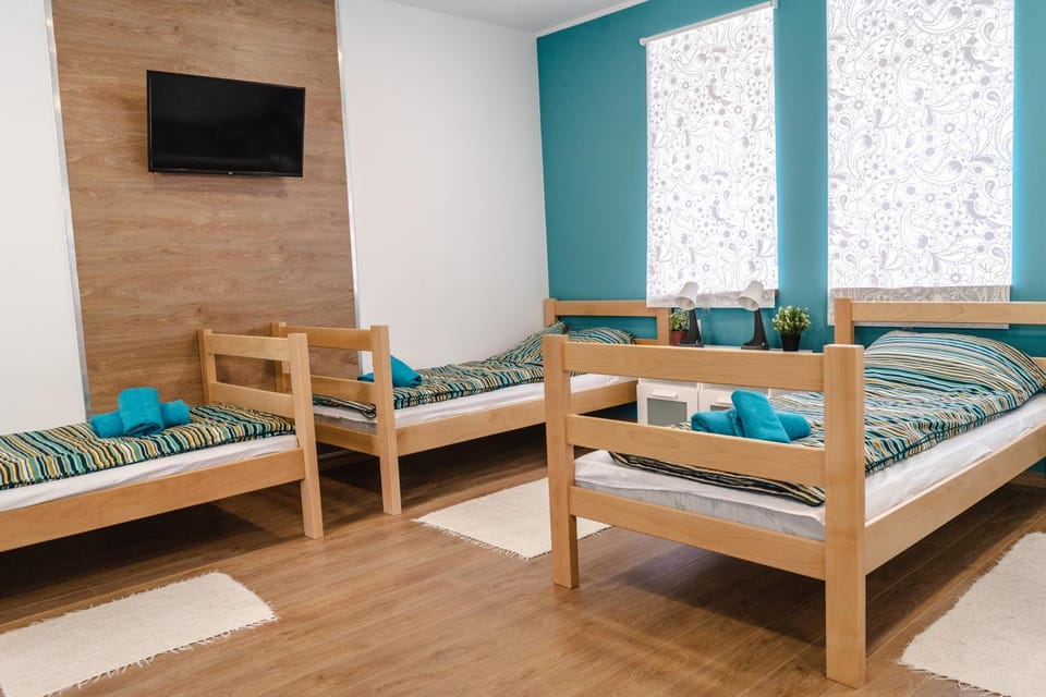 Bed, Living room