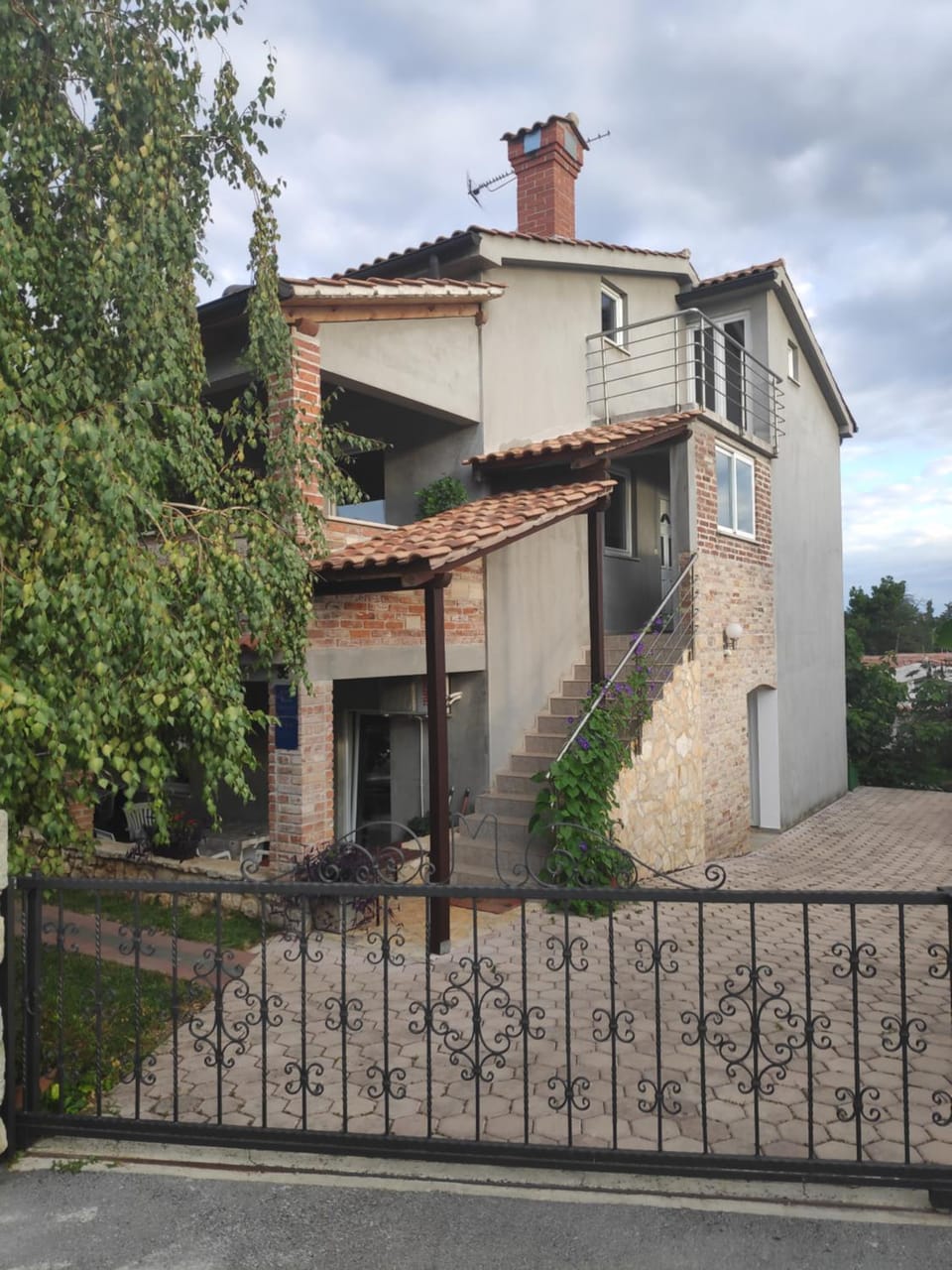 Property building, Day
