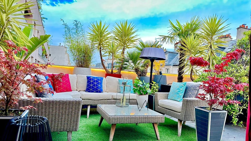 BEAUTIFUL PLACE WITH BREATHTAKING PRIVATE ROOFTOP TERRACE 210m2 IN CITY OF LOVE PARIS Apartment in Paris