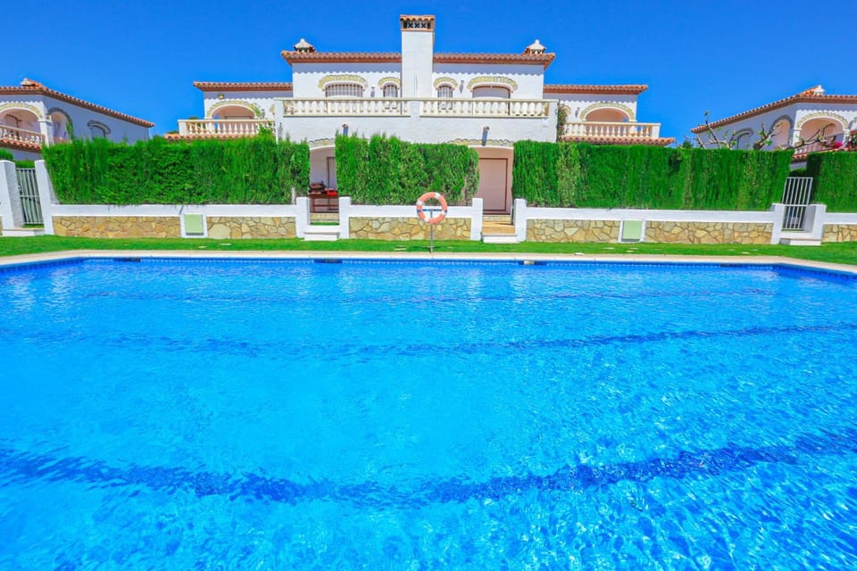 LITORAL COSTA DORADA - EL BOSQUE Only families House in Miami Platja