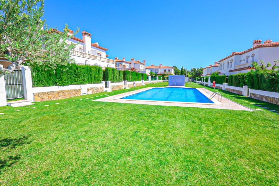 LITORAL COSTA DORADA - EL BOSQUE Only families House in Miami Platja