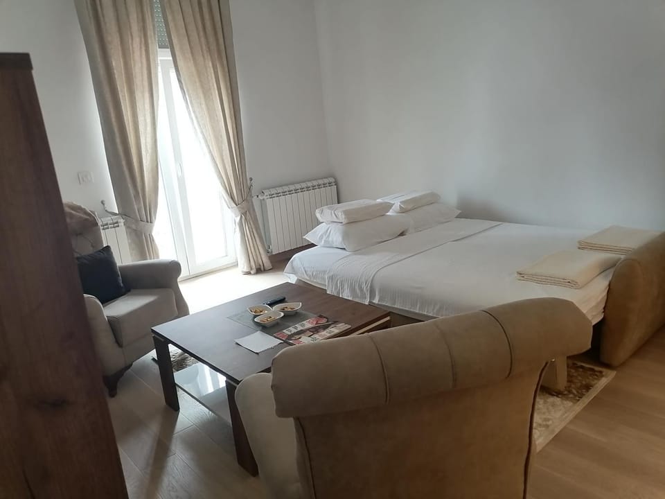 Living room, Photo of the whole room