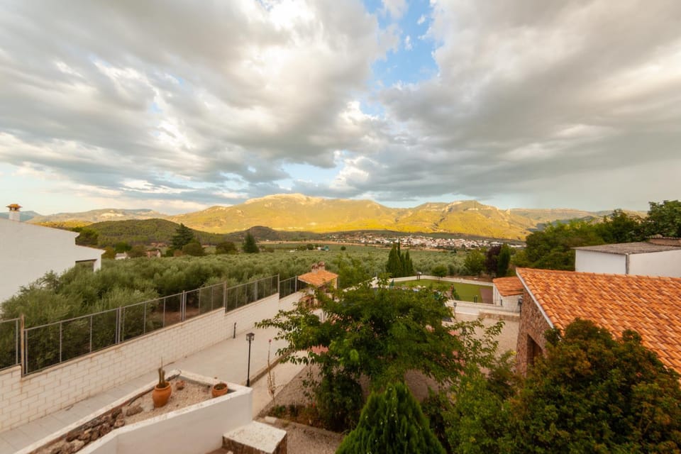 Nearby landmark, Natural landscape, Mountain view