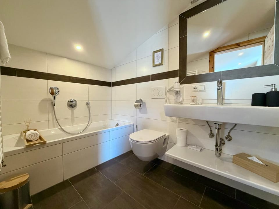 Toilet, Bathroom, Bath, towels
