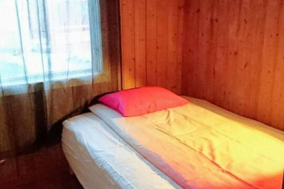 Cottage - Sleeps 6 - Parking - Patio House in Trondelag