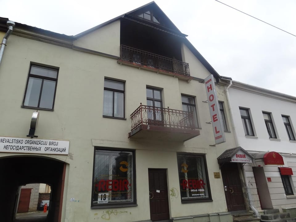 Facade/entrance