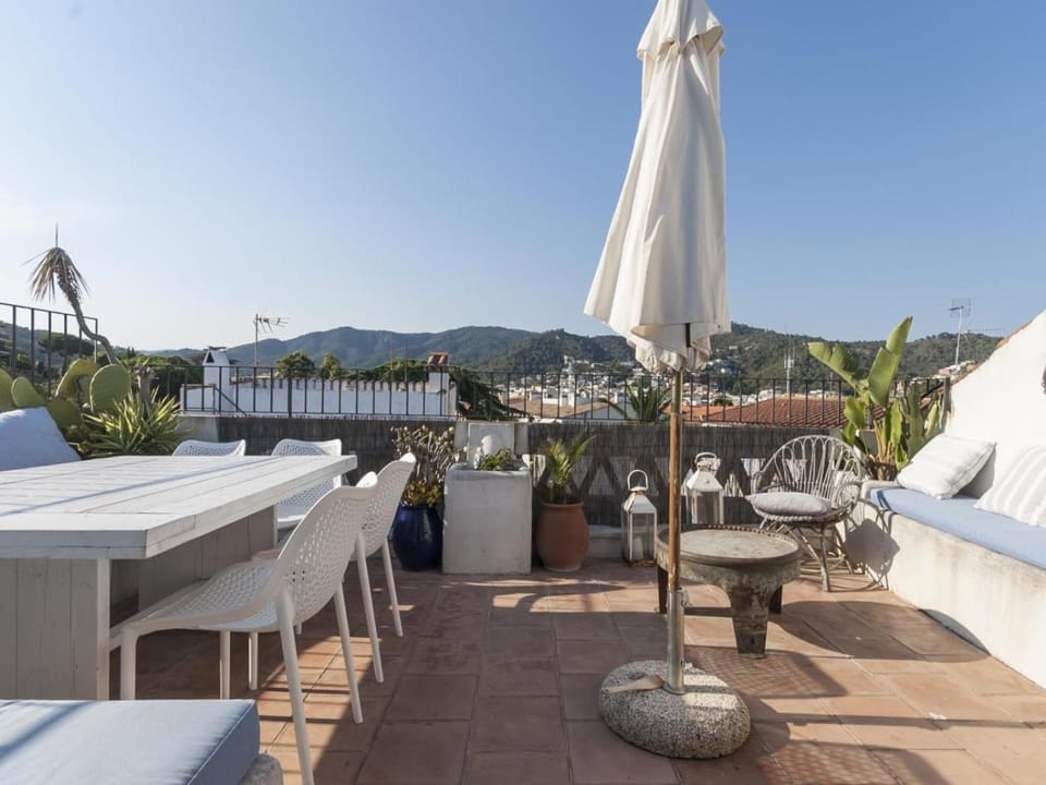 Lets Holidays Charming fisherman house with terrace Villa in Tossa de Mar