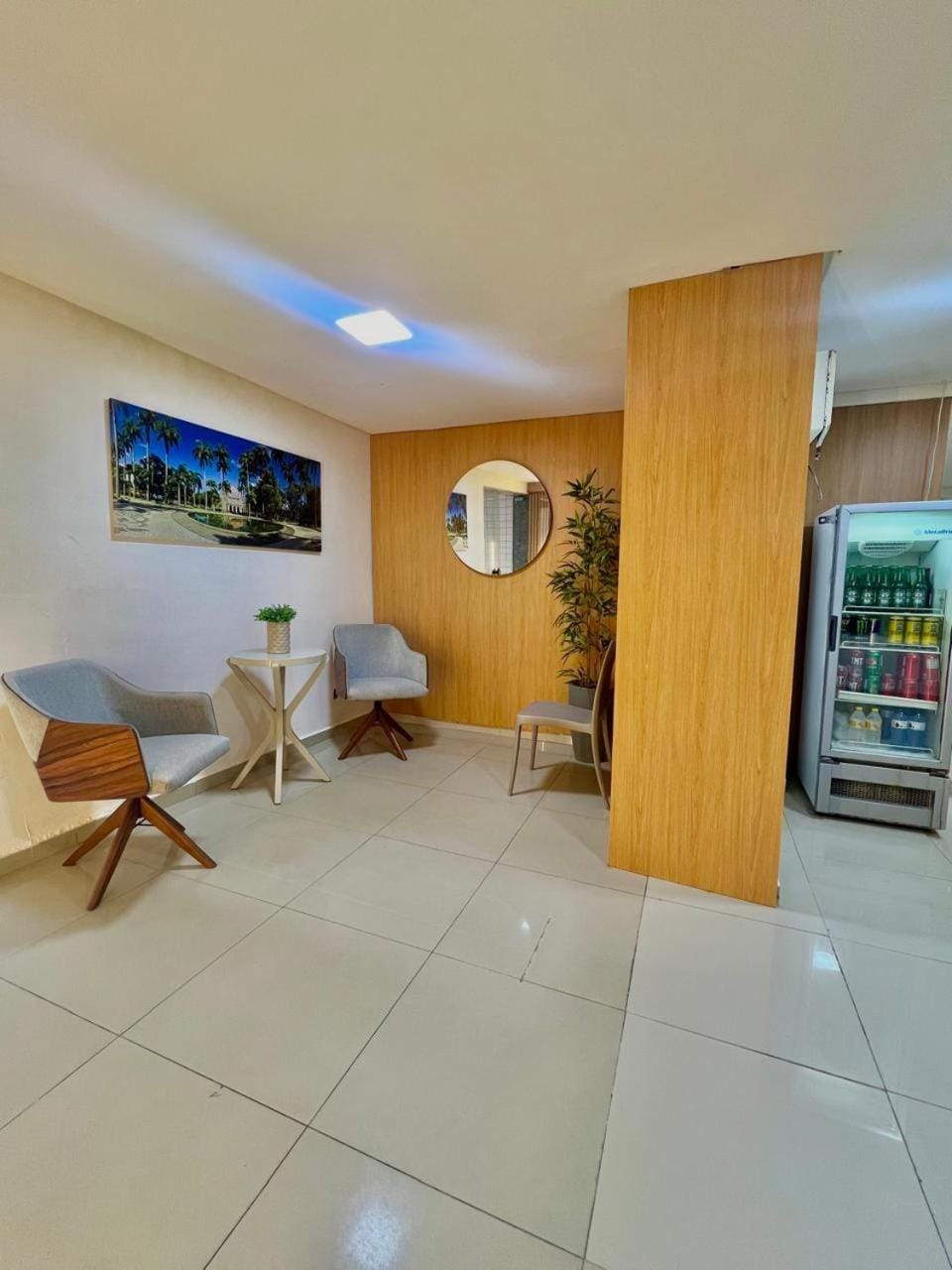 Communal lounge/ TV room, Living room, vending machine